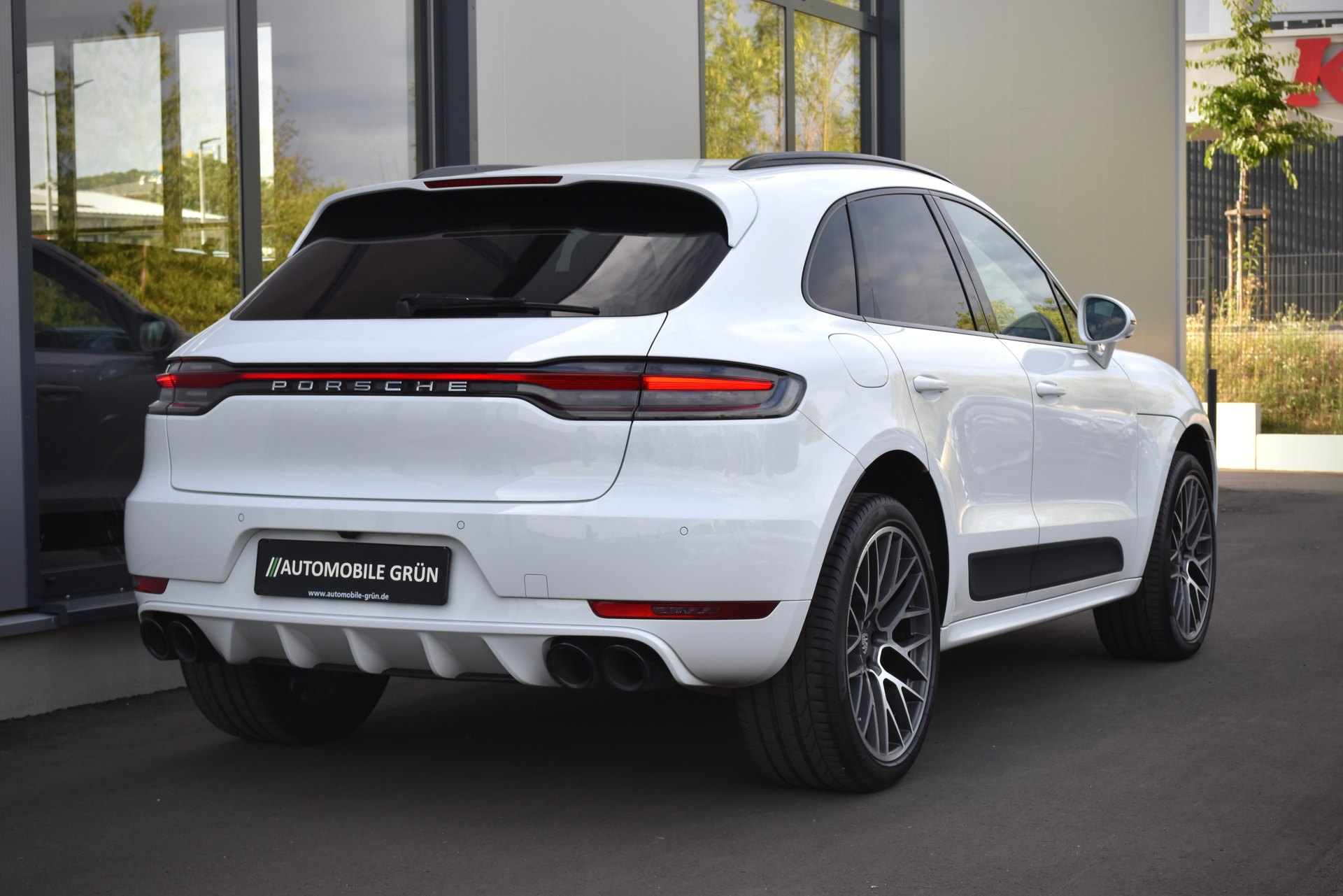 Automobile Grün Referenzbild 6